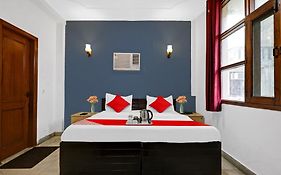 Hotel O Rs Suite